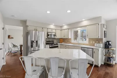 598 Chancellor Circle, Avon Lake, OH 44012 - Photo 9