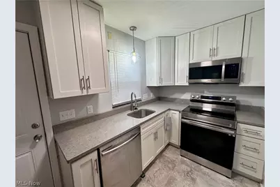 1093 N Main Street, Akron, OH 44310 - Photo 3