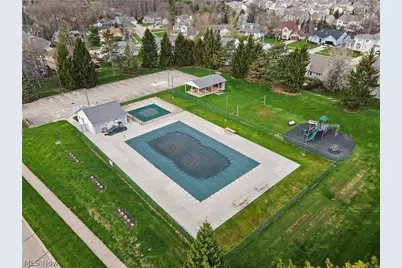 9809 Brookline Oval, Strongsville, OH 44136 - Photo 11