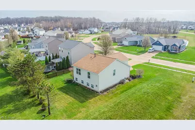 38222 Pebble Lake Trail, North Ridgeville, OH 44039 - Photo 9