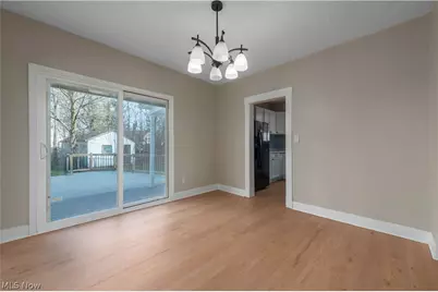 828 W 11th Street, Lorain, OH 44052 - Photo 11