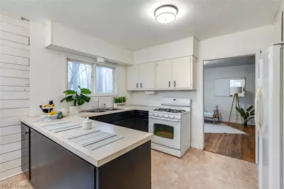 1440 Treasch Drive, Cuyahoga Falls, OH 44221 - Photo 11