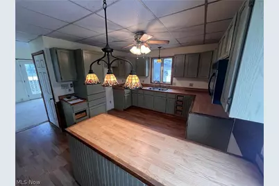 46215 Wyoming Avenue, Liverpool, OH 43920 - Photo 9