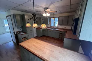 46215 Wyoming Ave, Liverpool, OH 43920 - Photo 9