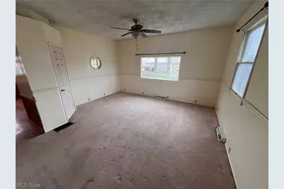 46215 Wyoming Avenue, Liverpool, OH 43920 - Photo 11