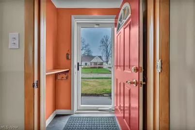 174 E 286th Street, Willowick, OH 44095 - Photo 7