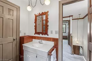 1870 Dallas Ave, Akron, OH 44301 - Photo 17