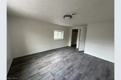 5885 Youngstown Hubbard Road, Hubbard, OH 44425 - Photo 7