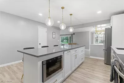 11526 Lake Avenue, Loveland, OH 44102 - Photo 9