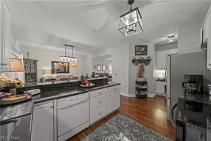 3953 Hilltop Dr, Vermilion, OH 44089 - Photo 3