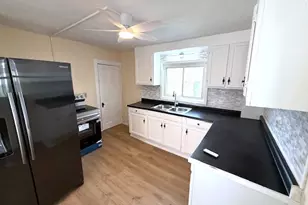 276 Orange St, Conneaut, OH 44030 - Photo 9
