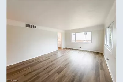 4506 Silverdale Road, North Olmsted, OH 44070 - Photo 11