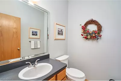 14742 King Arthurs Court, North Royalton, OH 44133 - Photo 9