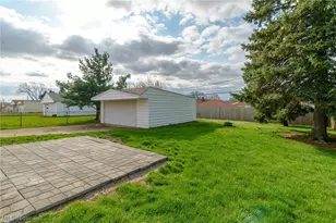 11121 Gabriella Dr, Parma, OH 44130 - Photo 21