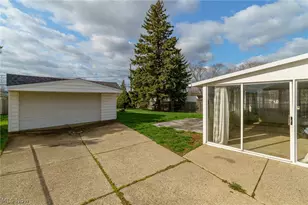 11121 Gabriella Dr, Parma, OH 44130 - Photo 19
