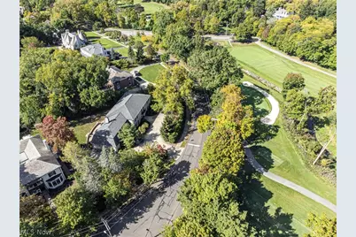 18220 Parkland Drive, Huber Heights, OH 44122 - Photo 9