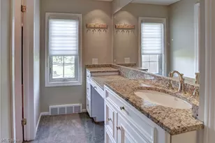 18220 Parkland Dr, Huber Heights, OH 44122 - Photo 11