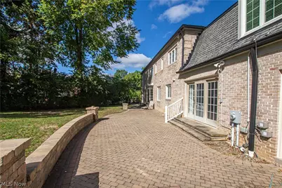 18220 Parkland Drive, Huber Heights, OH 44122 - Photo 5