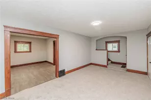 1038 W 11th St, Lorain, OH 44052 - Photo 15