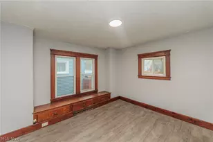 1038 W 11th St, Lorain, OH 44052 - Photo 17