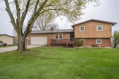 10288 Hunting Hills Avenue NE, Hartville, OH 44632 - Photo 1