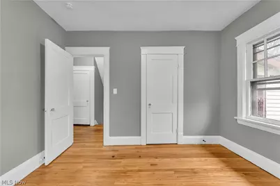 13409 S Parkway Drive, Garfield Heights, OH 44105 - Photo 17