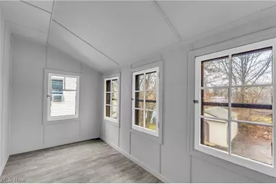 13409 S Parkway Drive, Garfield Heights, OH 44105 - Photo 27