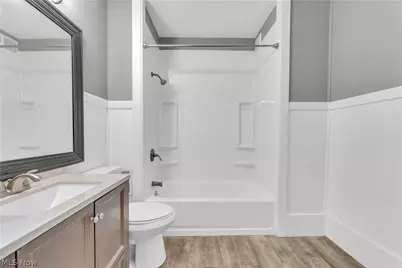 13409 S Parkway Drive, Garfield Heights, OH 44105 - Photo 23