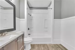 13409 S Parkway Dr, Garfield Heights, OH 44105 - Photo 23