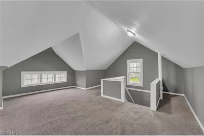 13409 S Parkway Drive, Garfield Heights, OH 44105 - Photo 25