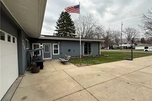 7145 Lakeshore Blvd, Mentor, OH 44060 - Photo 3