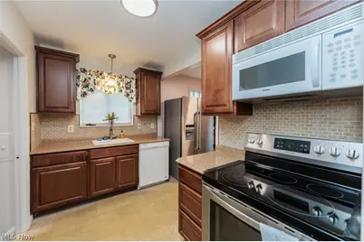 2071 Wrenford Road, South Euclid, OH 44121 - Photo 11