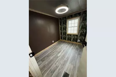 9735 Chillicothe Road, Kirtland, OH 44094 - Photo 7