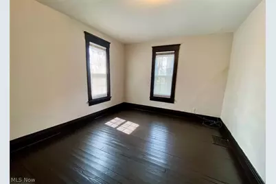 390 Doyle Street, Akron, OH 44303 - Photo 9