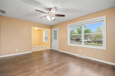 547 Willow Park Road, Elyria, OH 44035 - Photo 5