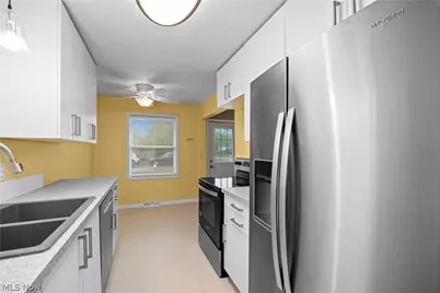 547 Willow Park Road, Elyria, OH 44035 - Photo 11