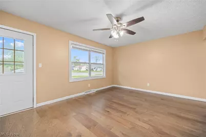 547 Willow Park Road, Elyria, OH 44035 - Photo 3