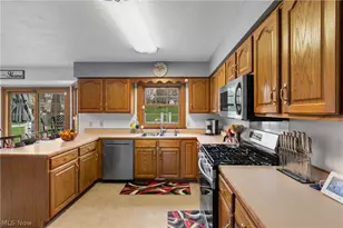 6373 Harbor Dr NW, Canton, OH 44718 - Photo 11