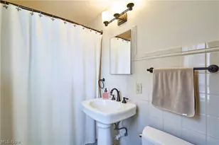 18975 Van Aken Blvd, Huber Heights, OH 44122 - Photo 13