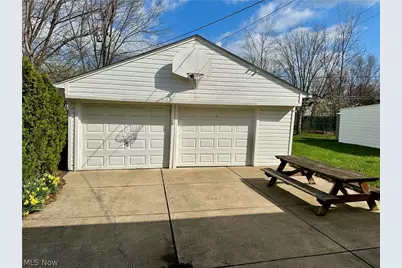 24251 Puritan Road, Euclid, OH 44123 - Photo 5