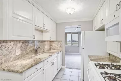 12900 Lake Avenue #926, Oakwood, OH 44107 - Photo 19