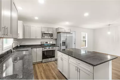 1334 Hazelwood Ave, Akron, OH 44305 - Photo 7