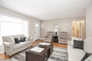 24634 Staghorn Dr, Huber Heights, OH 44146 - Photo 3