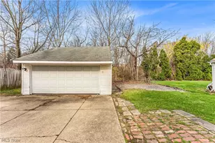 1042 Mozina Dr, Loveland, OH 44119 - Photo 25