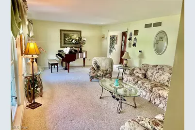 207 N Hills Dr, Parkersburg, WV 26104 - Photo 13
