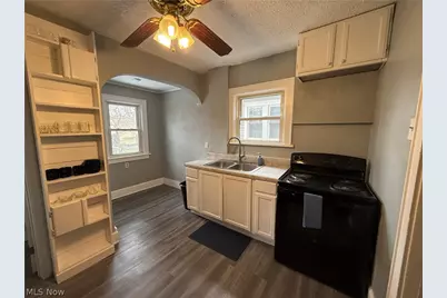 866 S Hawkins Avenue, Akron, OH 44320 - Photo 7