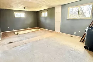 347 Patton Ave, Wintersville, OH 43953 - Photo 5