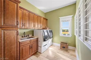 577 Lyonswood Dr, Hinckley, OH 44233 - Photo 31
