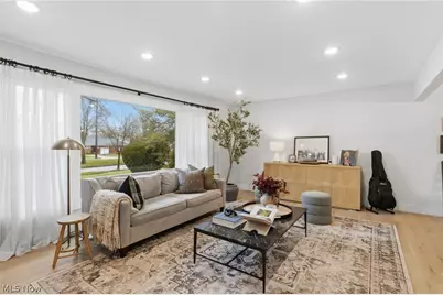 23250 Fairmount Boulevard, Huber Heights, OH 44122 - Photo 5