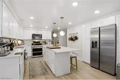 23250 Fairmount Boulevard, Huber Heights, OH 44122 - Photo 9